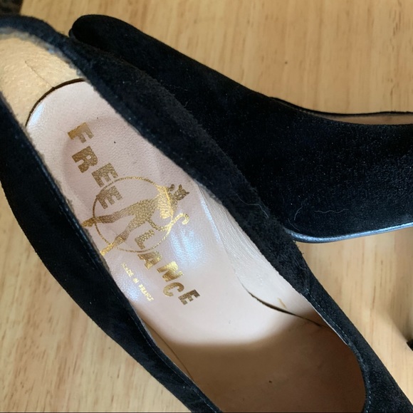 Freelance Stilettos - Picture 2 of 6